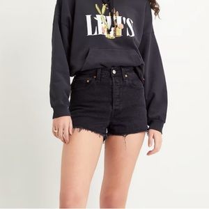 Levi’s black rib cage shorts size 26! Great condition.